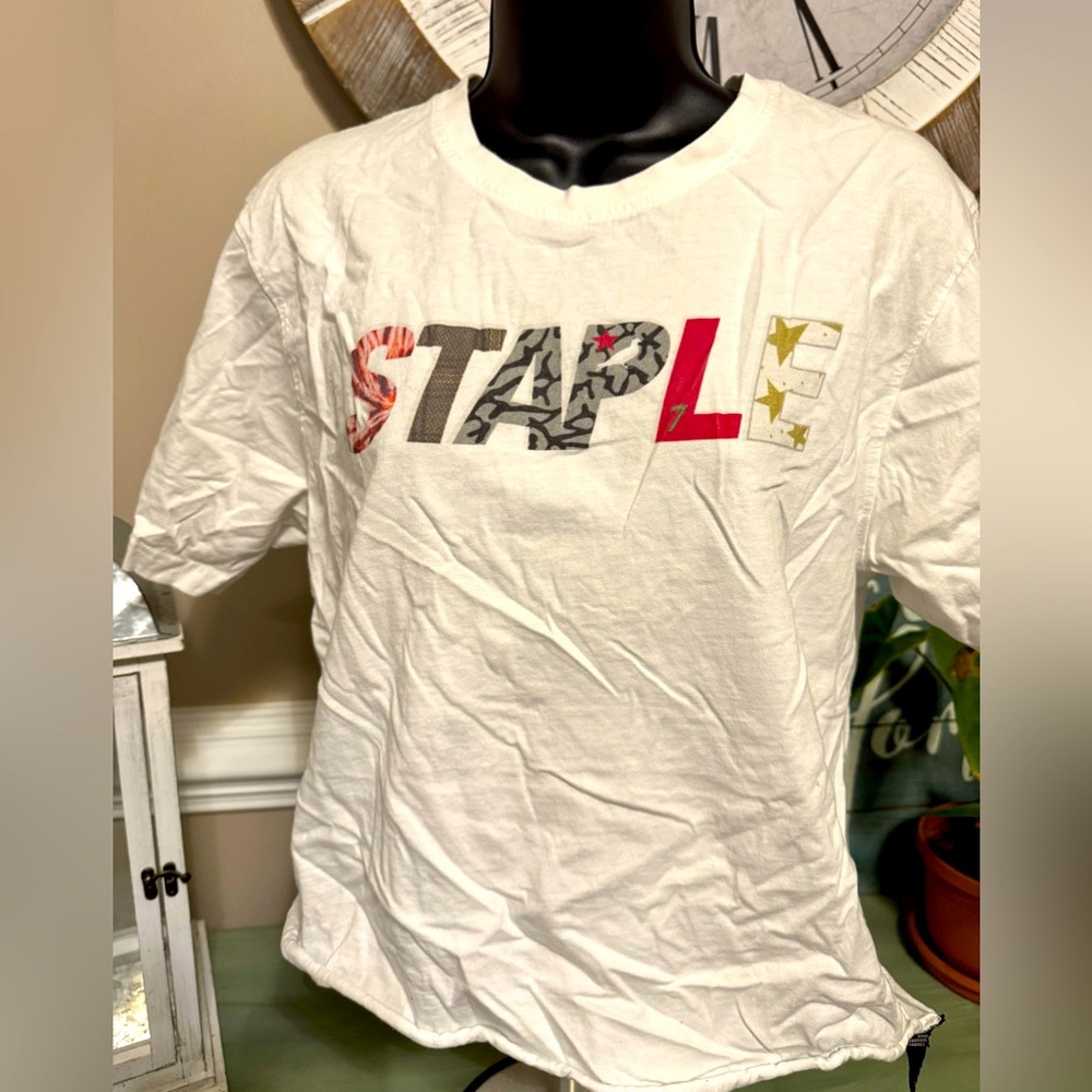 Staple tee
